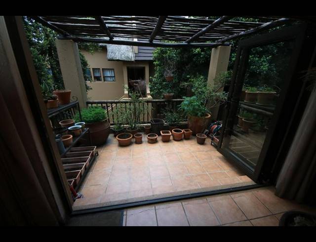 2 BEDROOM TOWNHOUSE FOR SALE IN DOUGLASDALE